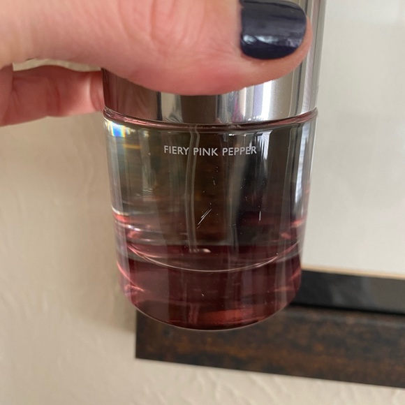 Molton Brown Fiery Pink Pepper Eau de Toilette - Unisex scent - Picture 4 of 5